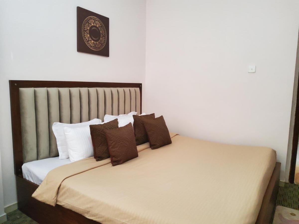Royal Apartments Νουβάρα Ελίγια Εξωτερικό φωτογραφία